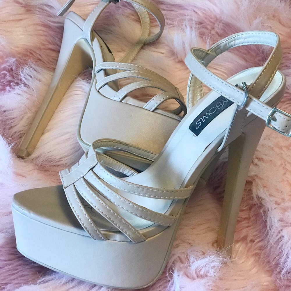 Nude elegant heels (hardly worn)